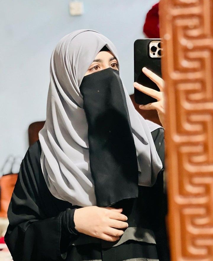Ushna Zaidi, IT Manager